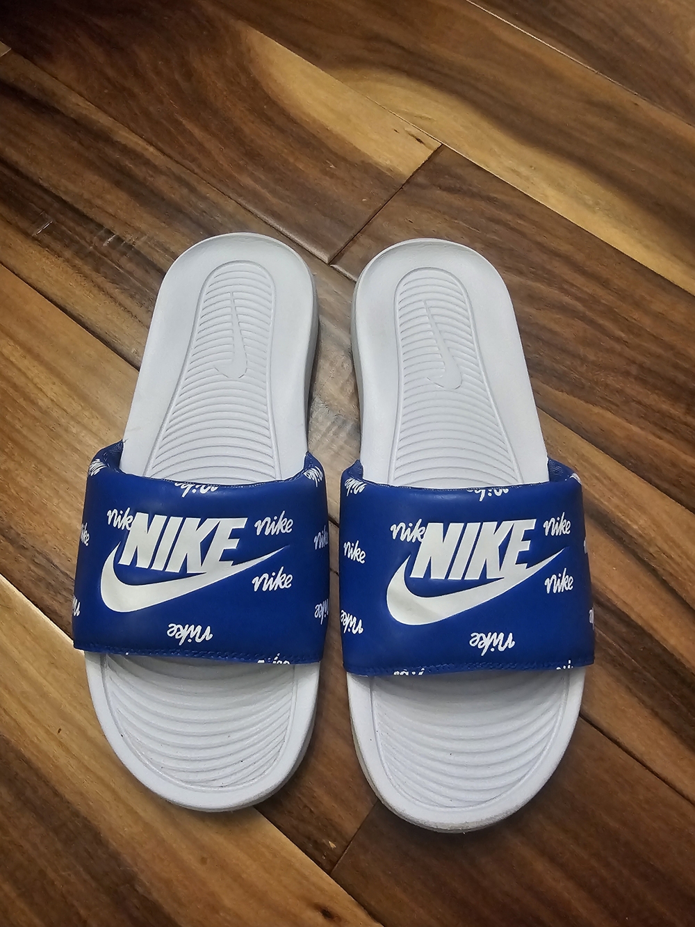 LIKE NEW! Nike Men's Blue and White Logo Slide Sandals SIZE 10